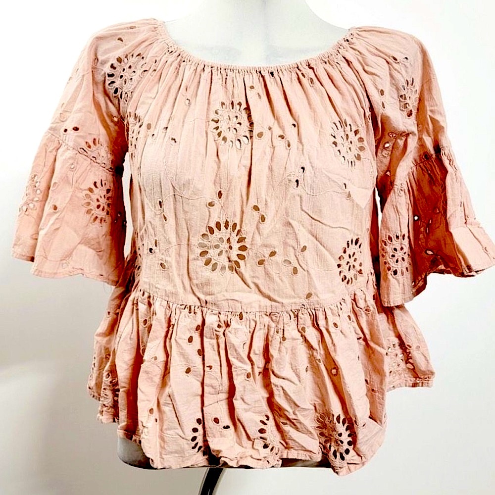Summertime All Cotton Eyelet Crop Glam Girl Puff Sleeve On Trend Blouse, Medium